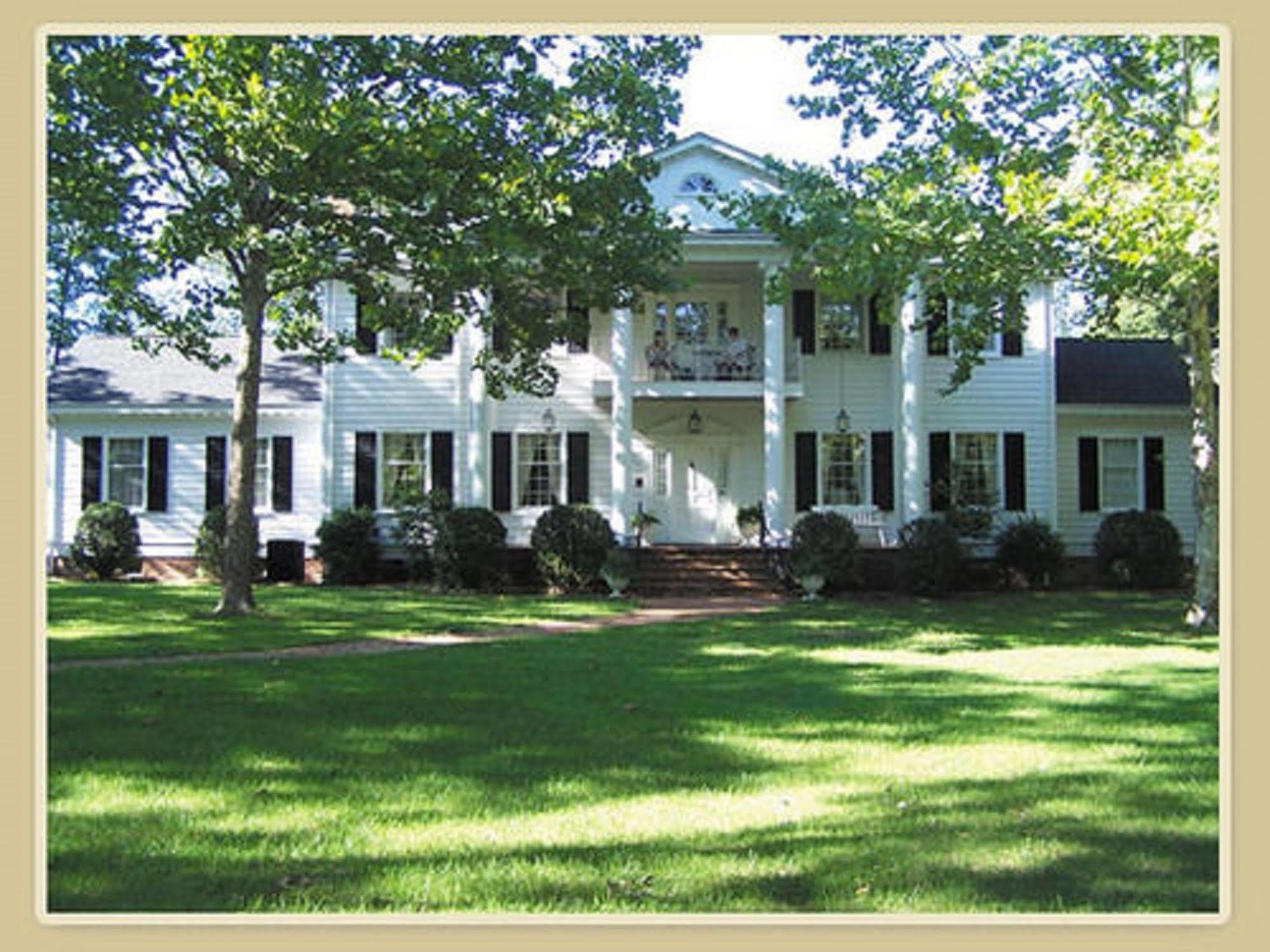 The Virginia Cliffe Inn Glen Allen Exterior photo